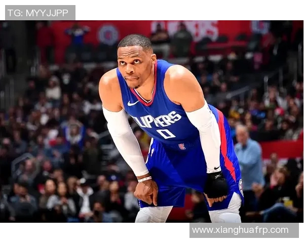 布鲁克洛佩斯如何在NBA赛场上重塑自我与球队命运