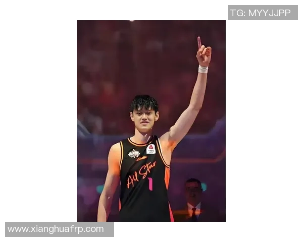 曾凡博：从青涩新星到篮球场上的璀璨明珠，未来可期的篮球梦想之路