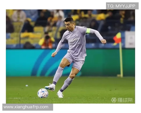 绿茵传奇:C罗上演帽子戏法,助力球队大胜对手 绿茵传奇:C罗上演帽子戏法,助力球队大胜对手