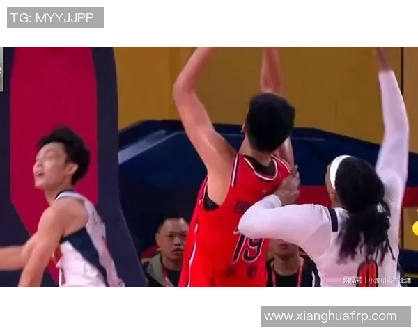 广州男篮对决北控男篮激战正酣双方争夺季后赛名额全力以赴